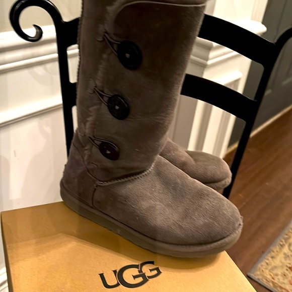 Bailey Button Women’s UGG Boots Great shape with box! - Picture 4 of 16